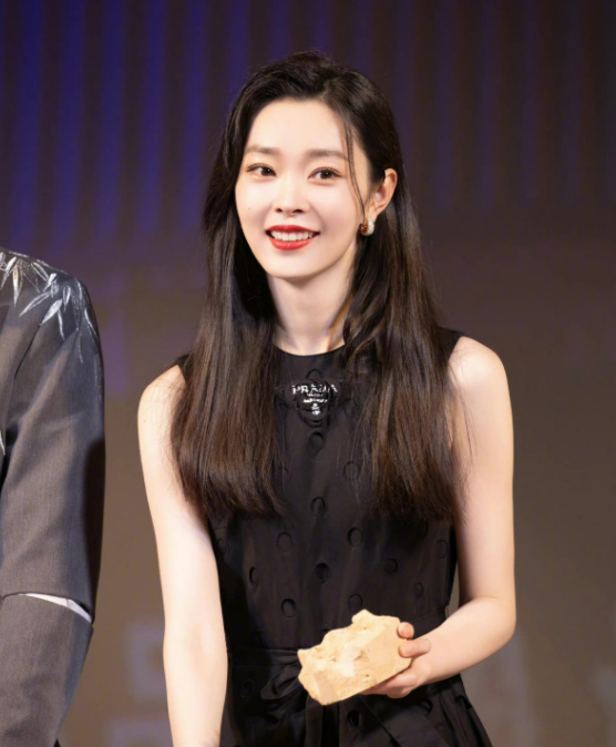 见过宋轶真实身高，揭秘女星的真实身形与魅力