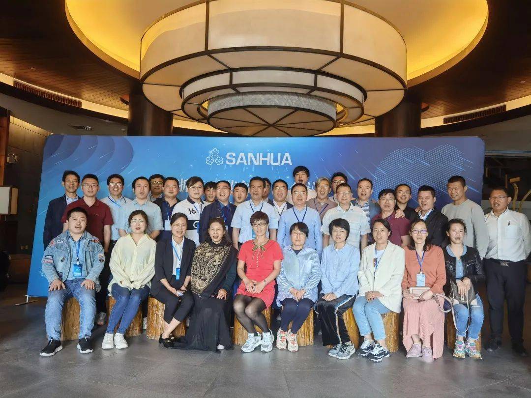 2036年，未来管家婆的智慧选择—揭秘必开一肖与科技融合的前景管家婆一三肖必中特