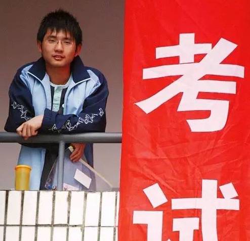 考场上的巨人梦想，2米3的青春挑战高考考场多远不能施工
